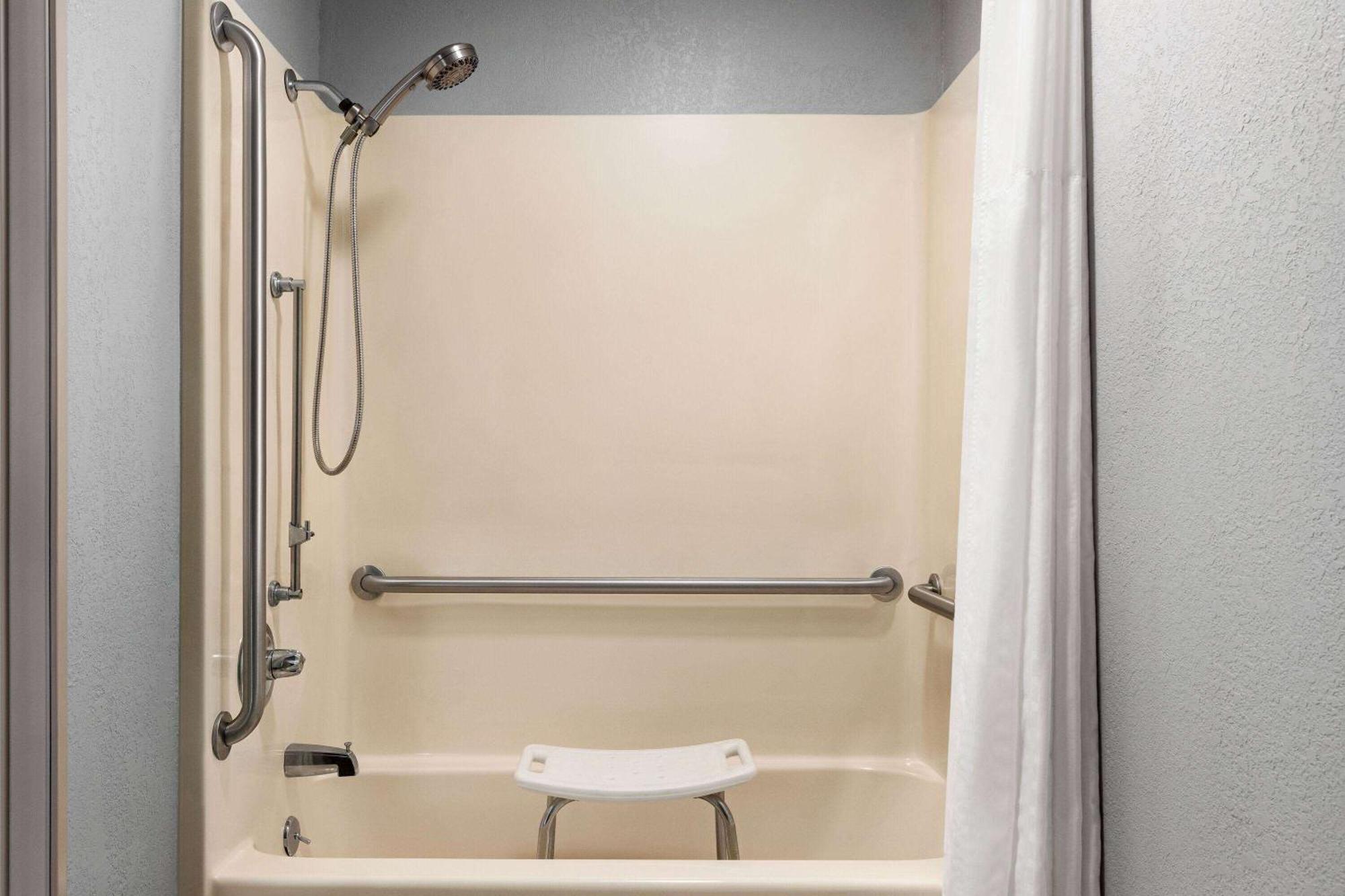 Americinn By Wyndham Williamsburg מראה חיצוני תמונה